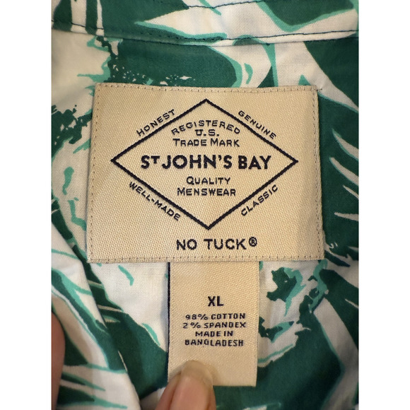 St John’s Bay Shirt Mens XL Green White Pineapple Hawaiian Button Up Tropical - Picture 2 of 4